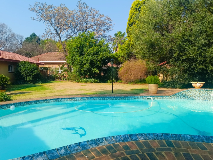5 Bedroom Property for Sale in Wilkoppies North West